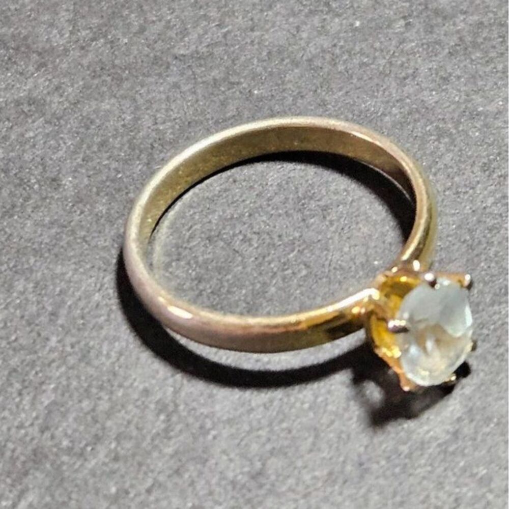 Gold tone gemstone ring Size 5.75 - Picture 6 of 11